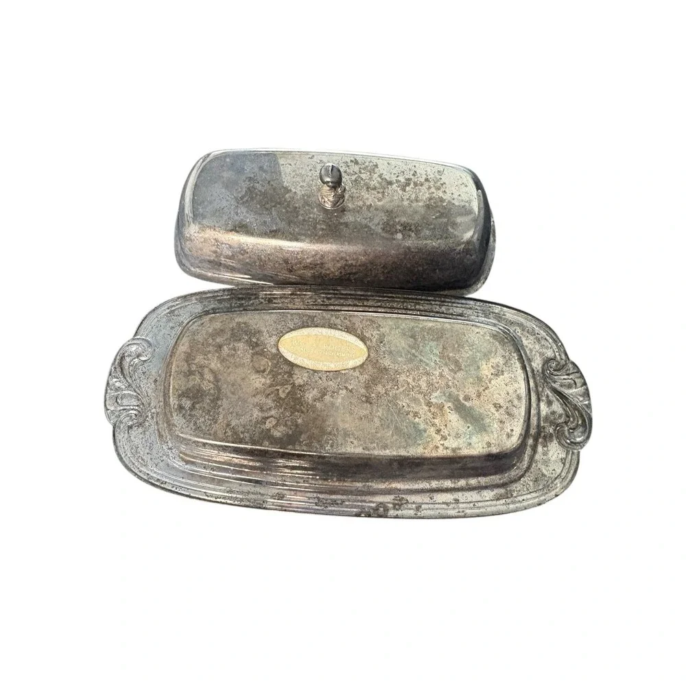 Vintage Wm A‎ Rogers Oneida Silverplate Covered Butter Dish